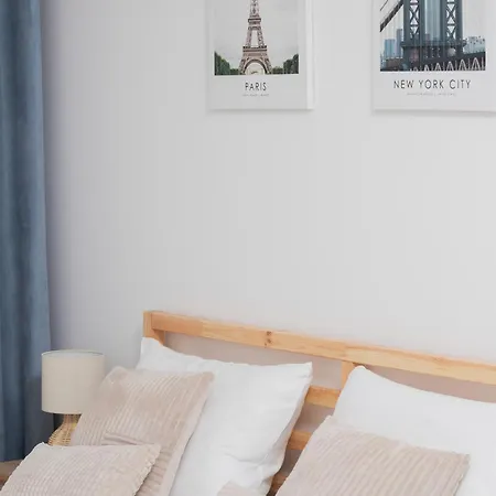 Bright With Private Garden And Accepting Pets By Renters