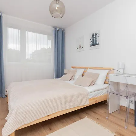 Bright With Private Garden And Accepting Pets By Renters * Gdańsk