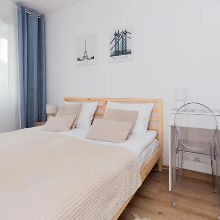 Bright With Private Garden And Accepting Pets By Renters *