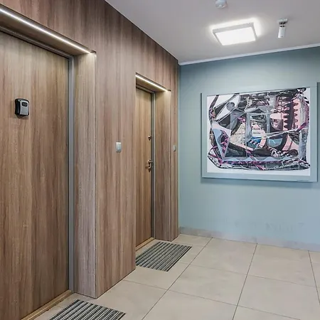 Bright With Private Garden And Accepting Pets By Renters Apartamento