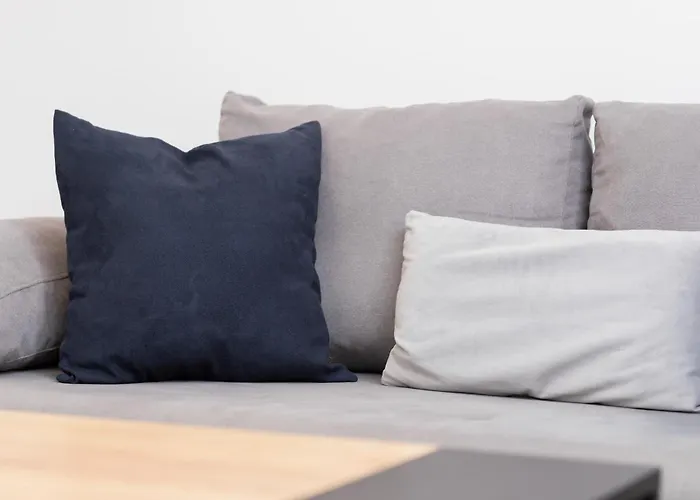 Bright With Private Garden And Accepting Pets By Renters Danzica