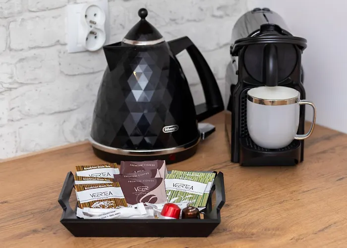 Bright With Private Garden And Accepting Pets By Renters