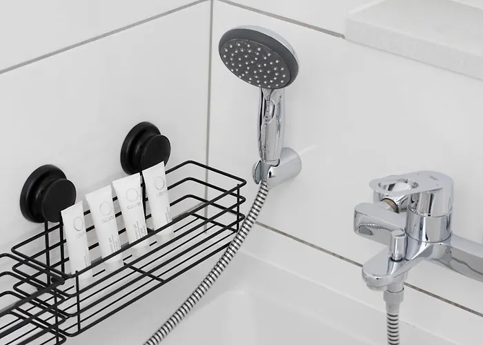 Appartamento Bright With Private Garden And Accepting Pets By Renters *