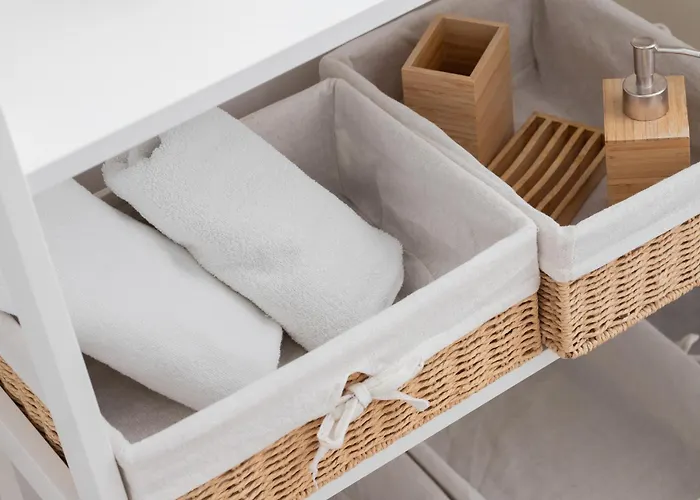 Bright With Private Garden And Accepting Pets By Renters *