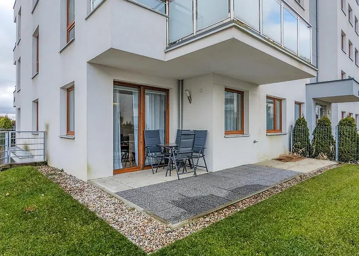 Bright With Private Garden And Accepting Pets By Renters *